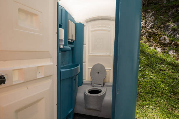 Portable bathroom rental in Fox Crossing, WI