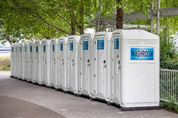 Best Porta potty rental near me  in Fox Crossing, WI